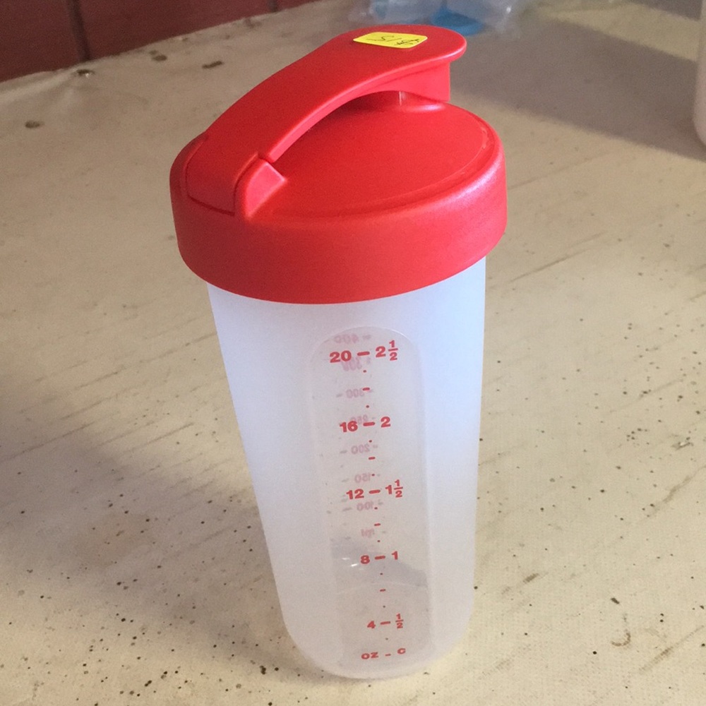 Tupperware workout shake cup